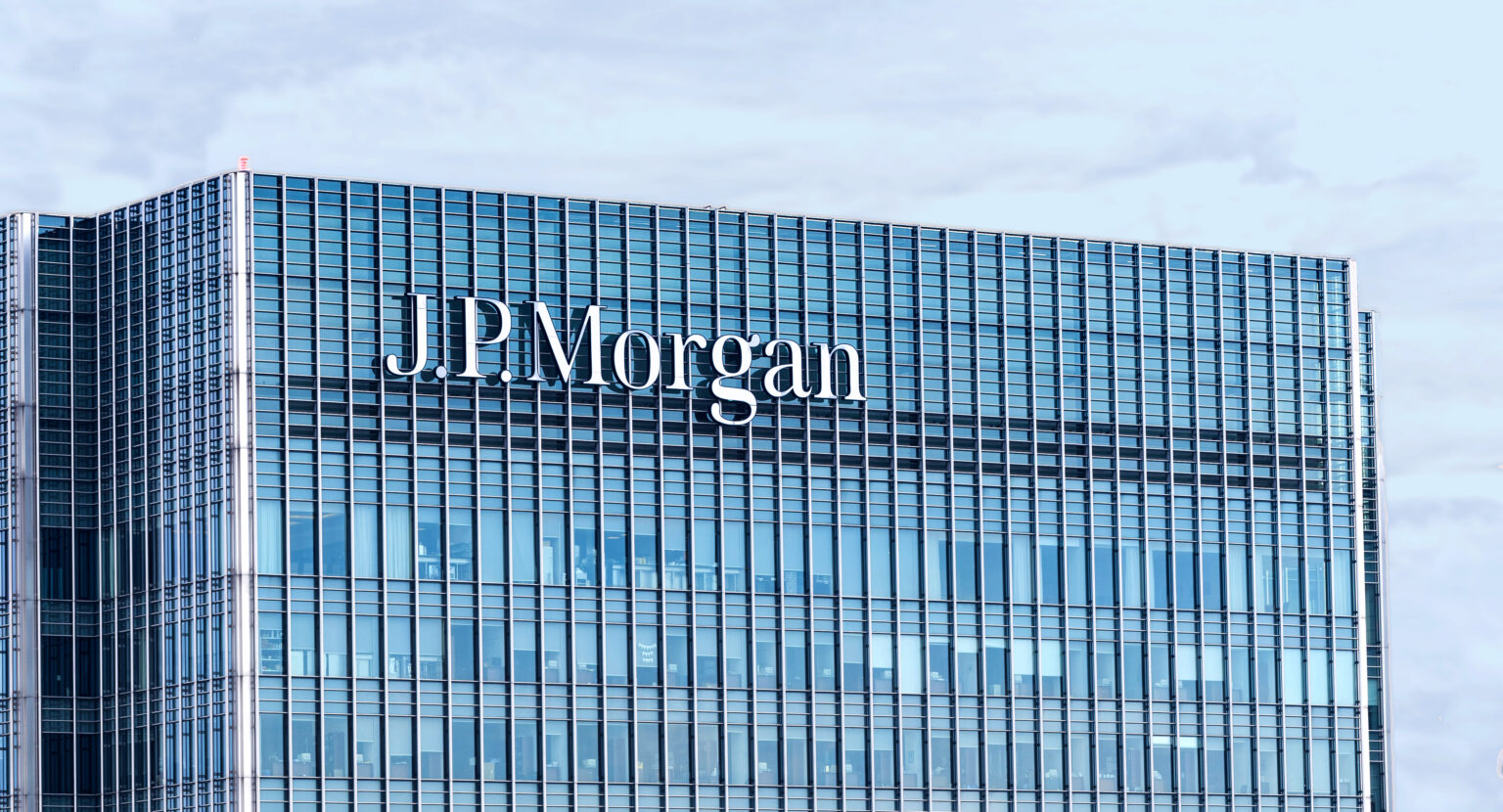 Jamie Dimon de JPMorgan asevera que el torbellino bancario de EE.UU., aún no ha terminado Dimon, ha dicho que la crisis bancaria esta lejos de solucionarse