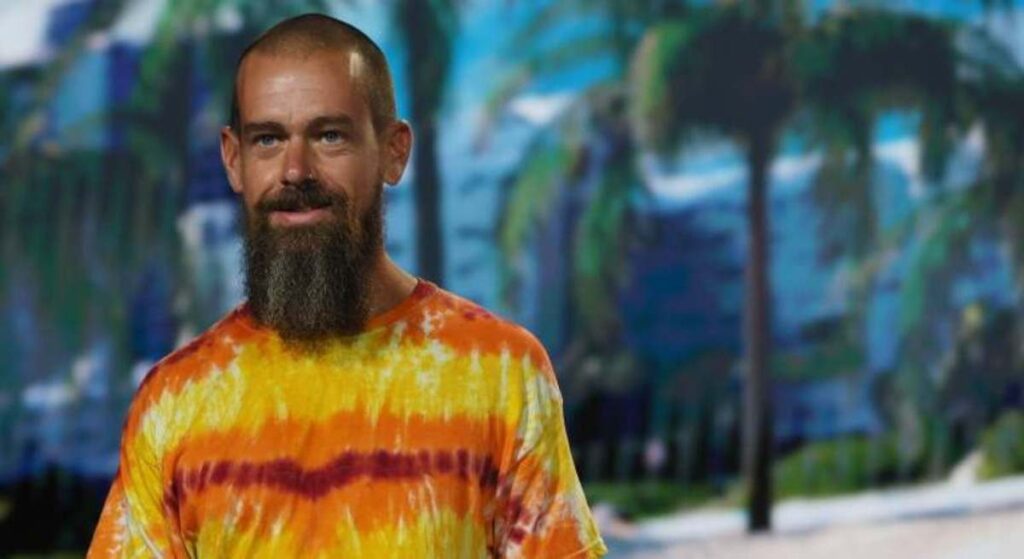 Block de Jack Dorsey ingresa casi $2.000M por Bitcoin · WHISPR